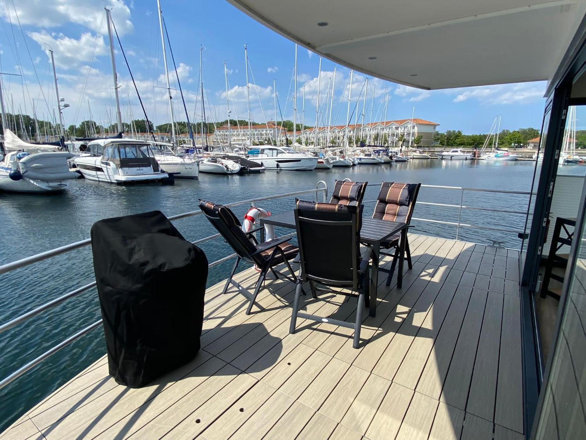 Urlaub Auf Dem Wasser Mit Einmaligen Ausblick - Well Hausboote Boltenhagen 10 Εξωτερικό φωτογραφία